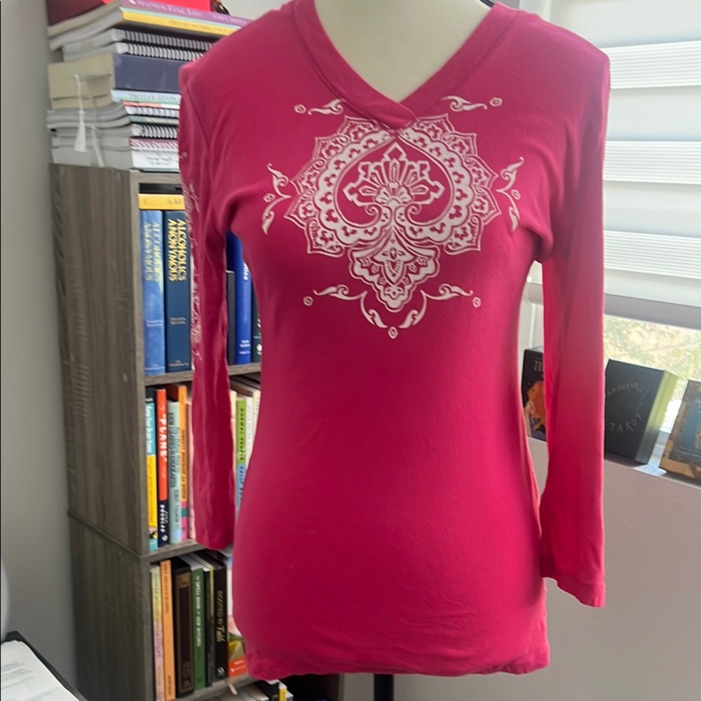 Seven7 Pink Fitted Graphic Blouse